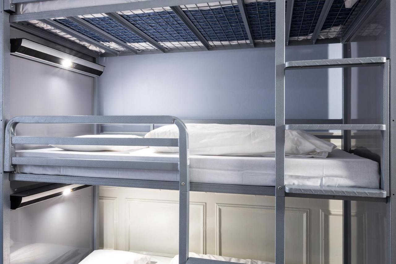 Bed in 12-Bed Mixed Dormitory Room (18–40 years)