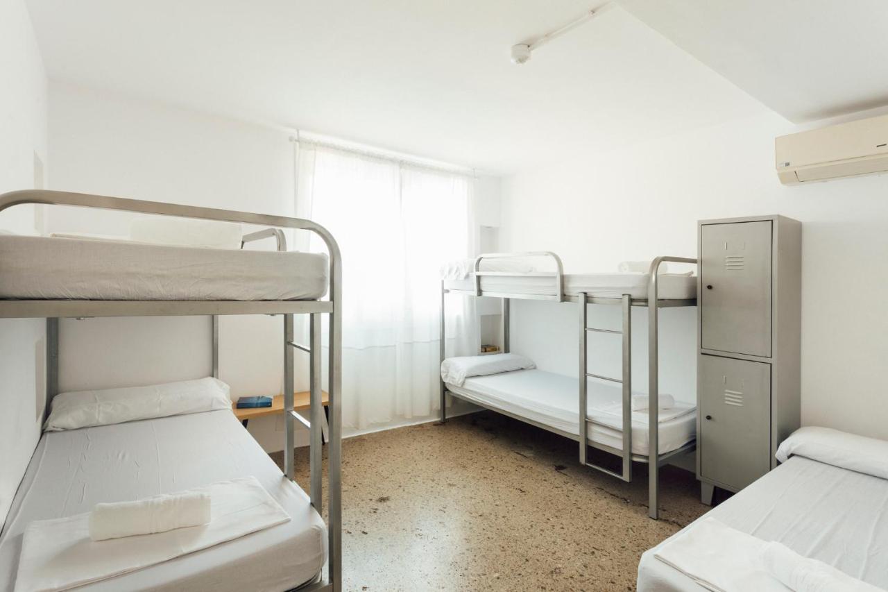 Familiekamer met Eigen Externe Badkamer