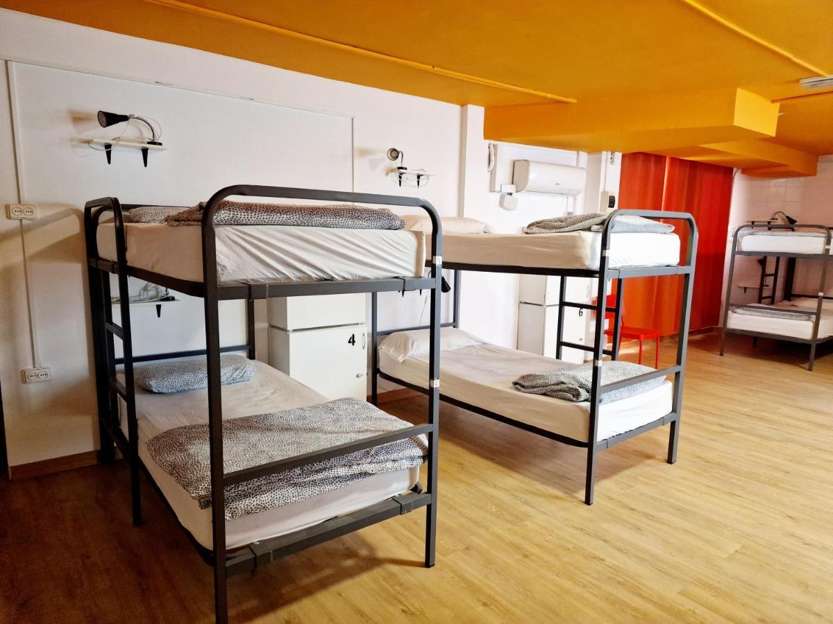 Stapelbed in Gemengde Slaapzaal met 10 Bedden