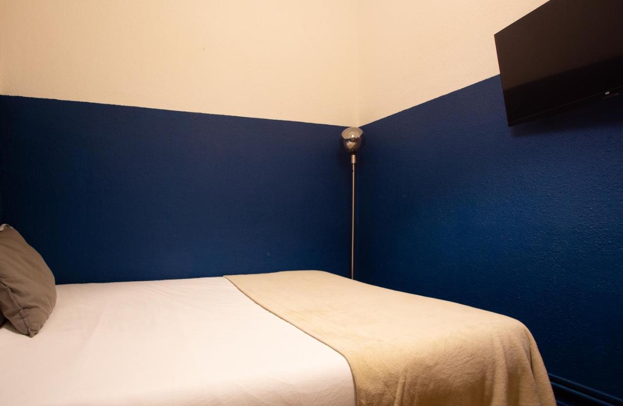 Double Room No Window
