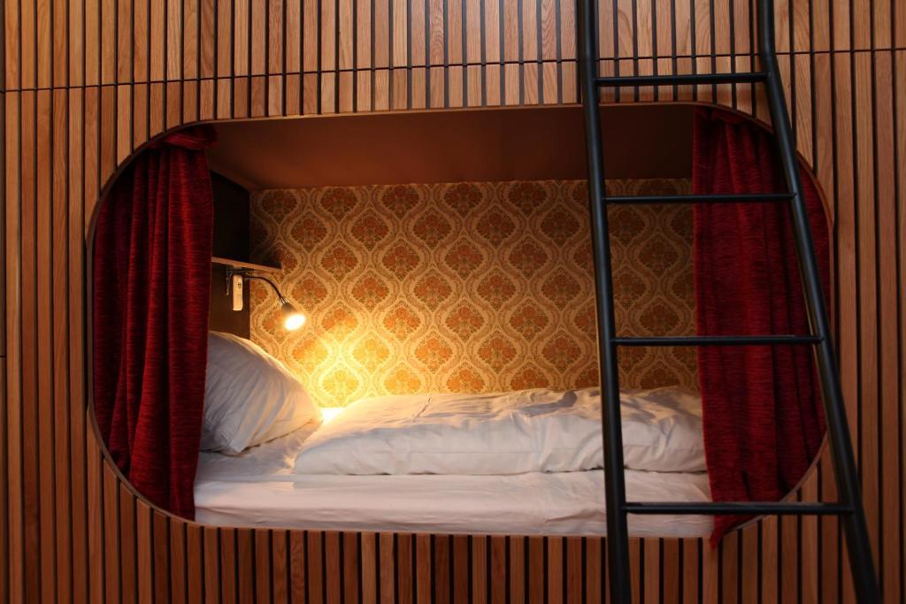 Eenpersoonsbed in een Slaapzaal voor 8 Personen
