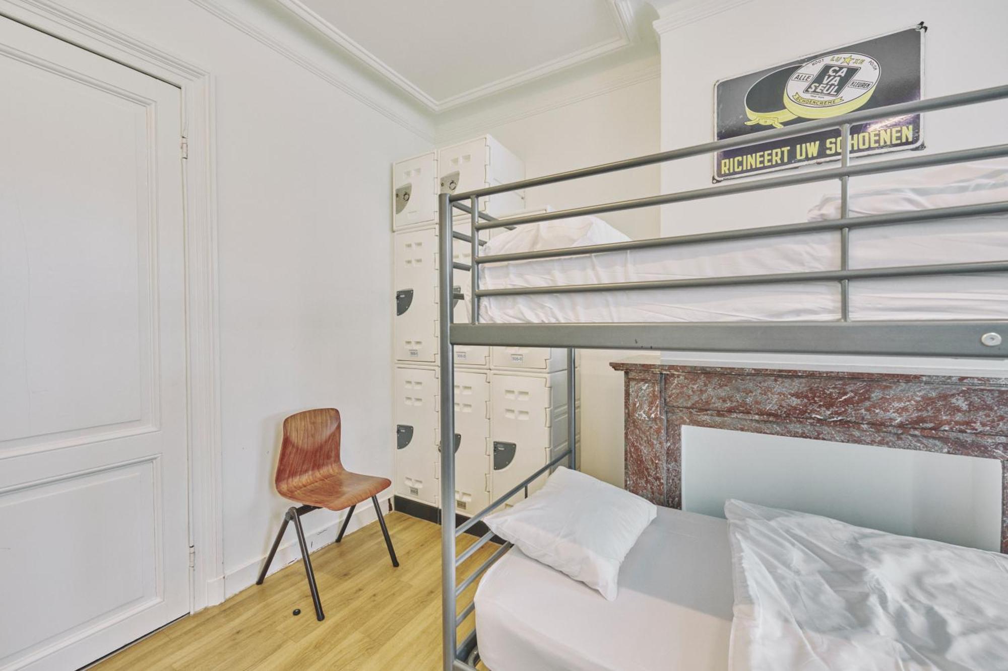 Bed in een Gemengde Slaapzaal met 6 Bedden