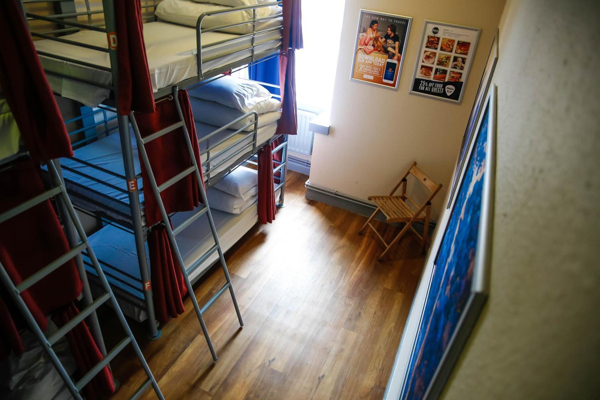 Bed 9-Bed Mixed Dormitory Room External