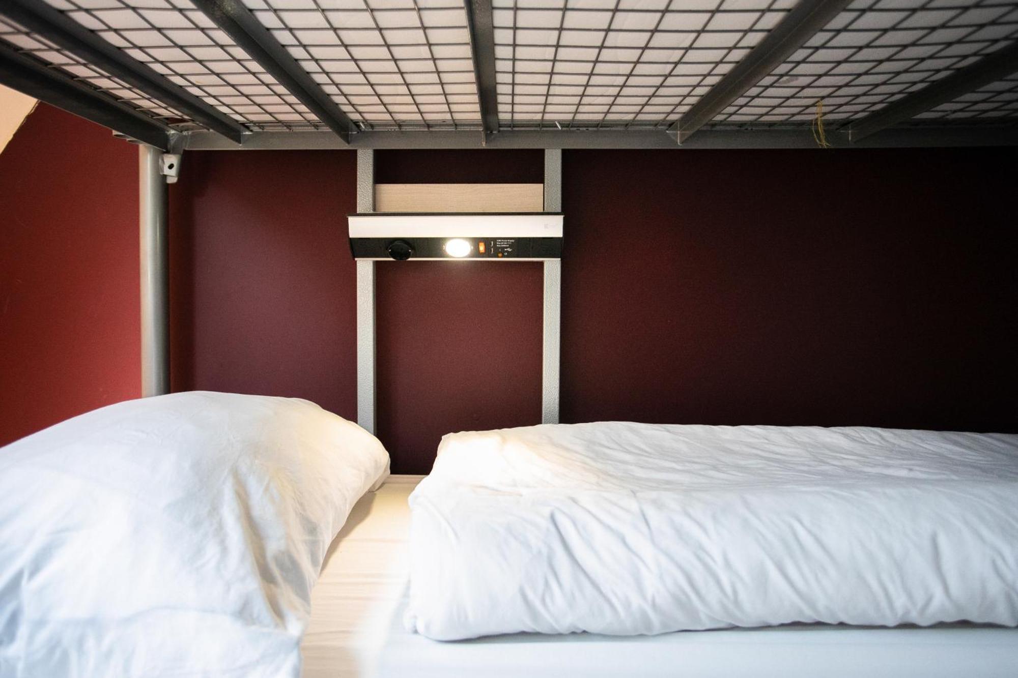 Bed in een Gemengde Slaapzaal met 6 Bedden