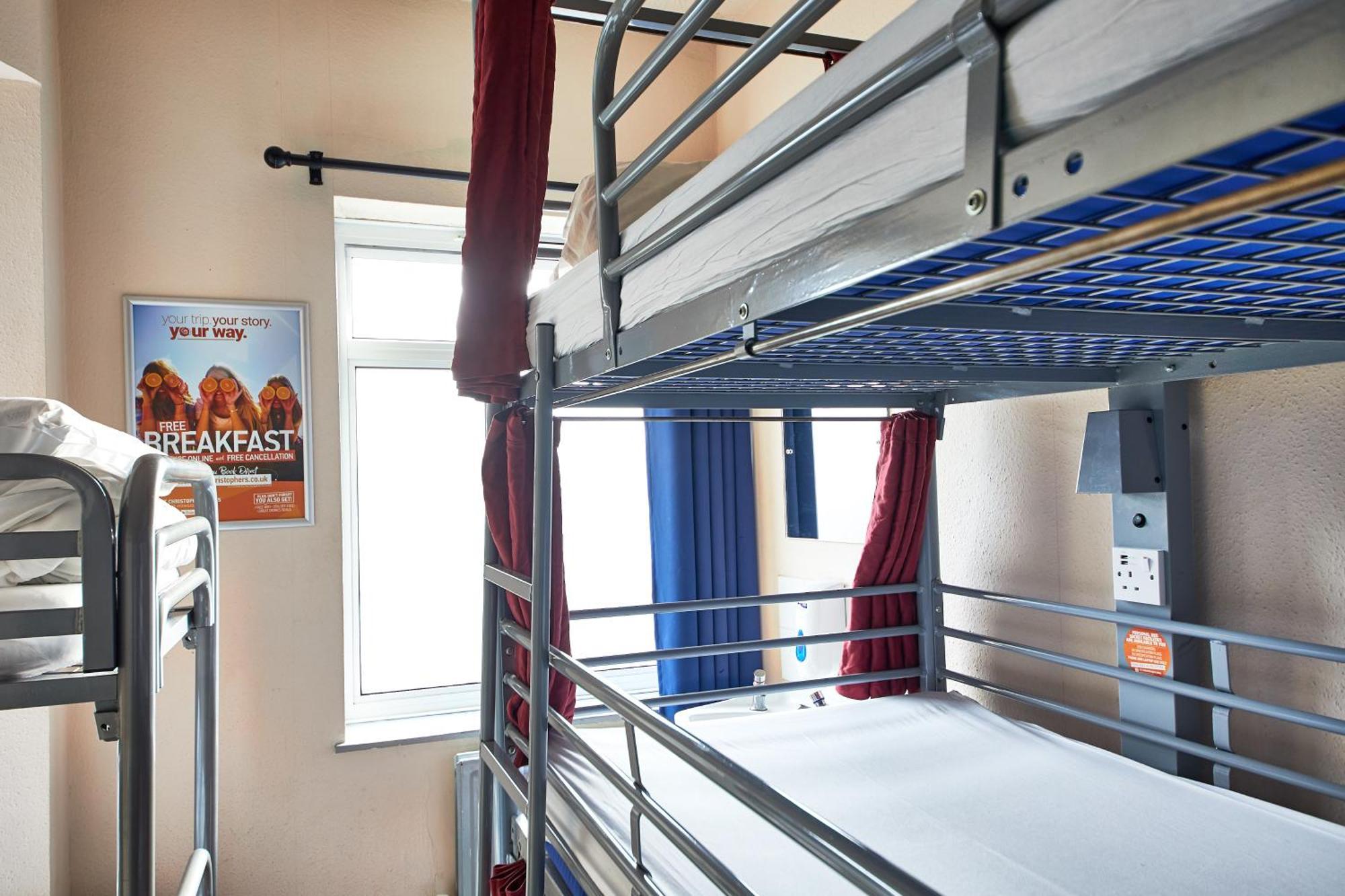 Bed 8-Bed Mixed Dormitory Room External