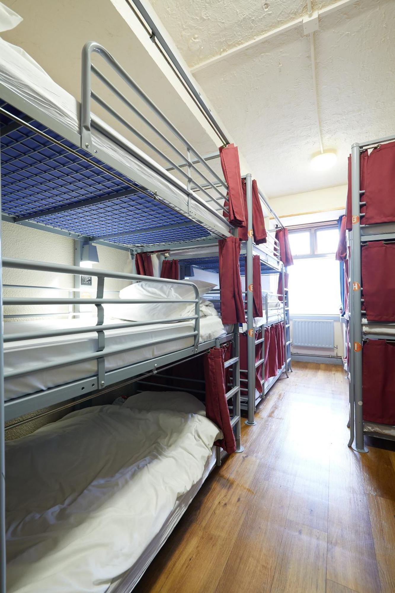 Bed 9-Bed Mixed Dormitory Room External