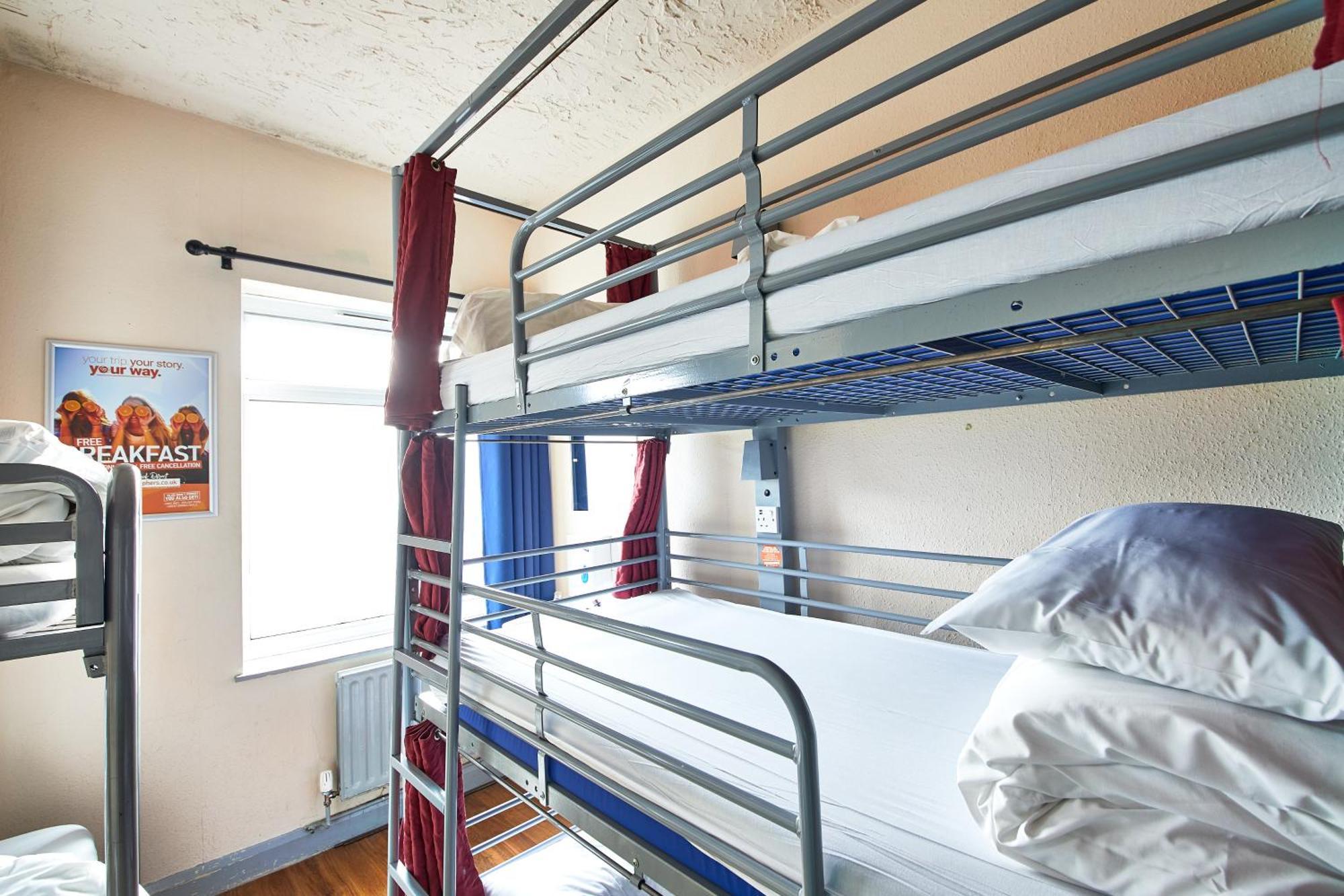 Bed 8-Bed Mixed Dormitory Room External