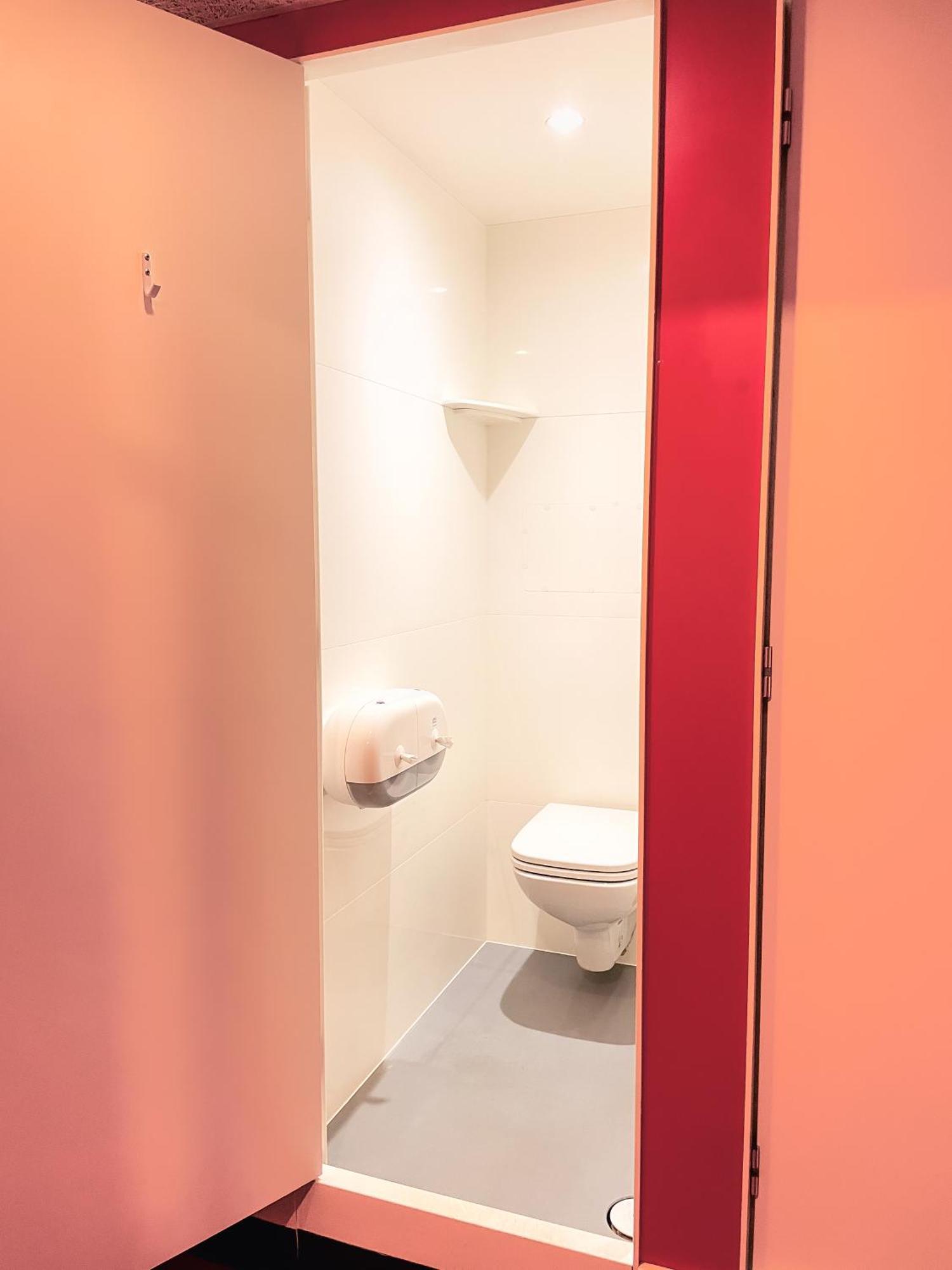 Bed in een Gemengde Slaapzaal met 10 Bedden