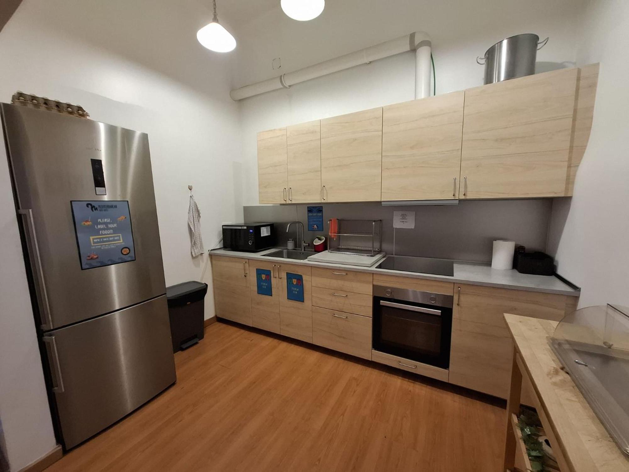 Bed in een Gemengde Slaapzaal met 6 Bedden