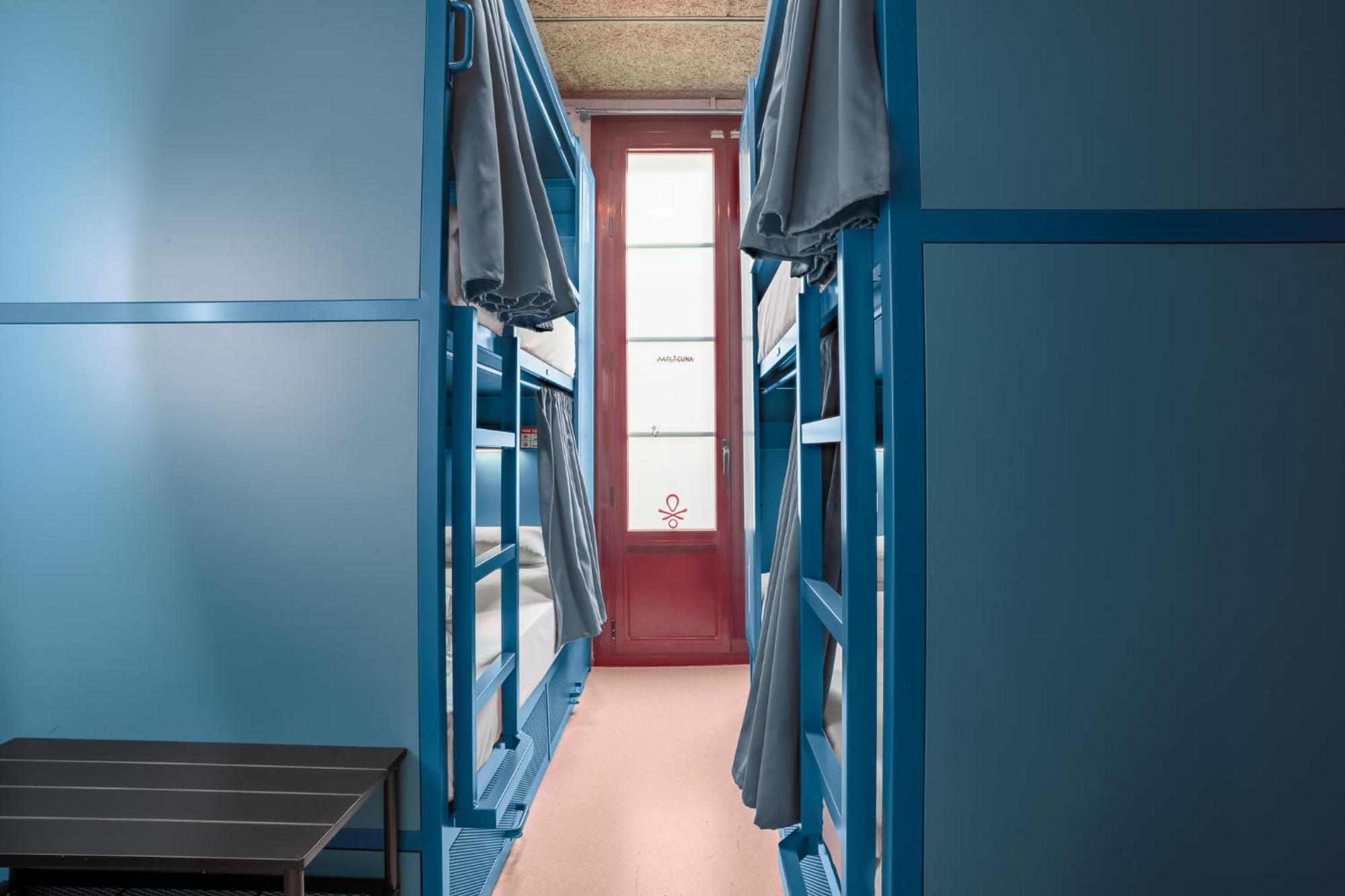 Private Room with 4 Beds with Shared Bathroom and AirC