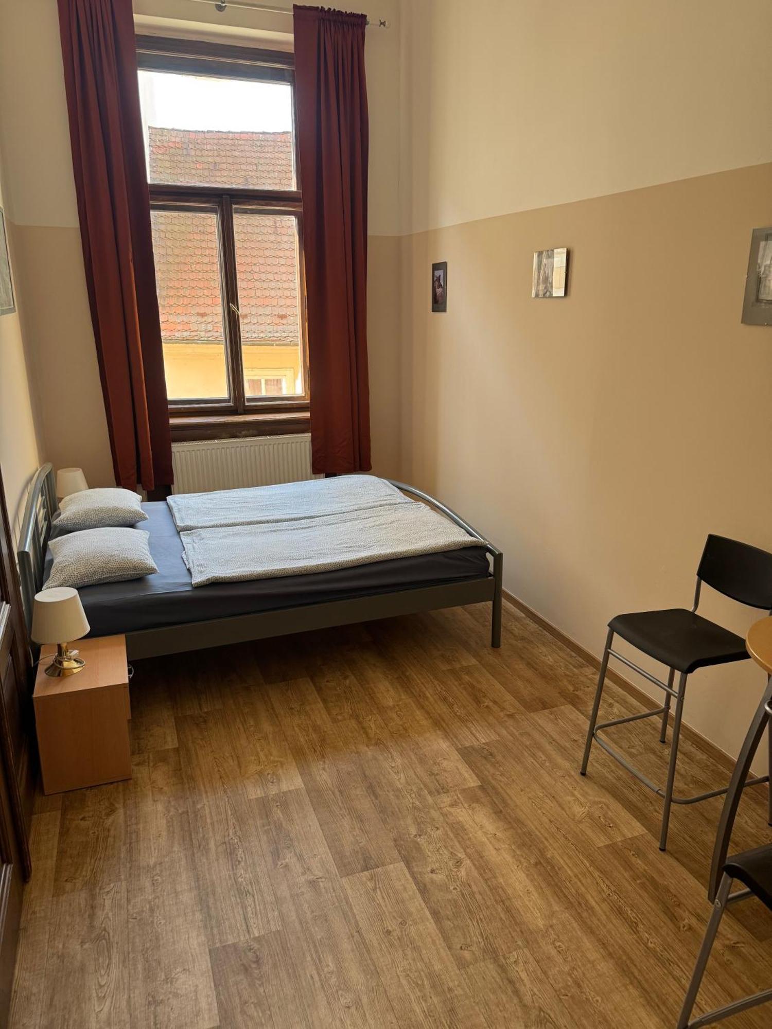 Tweepersoonskamer met Gedeelde Badkamer