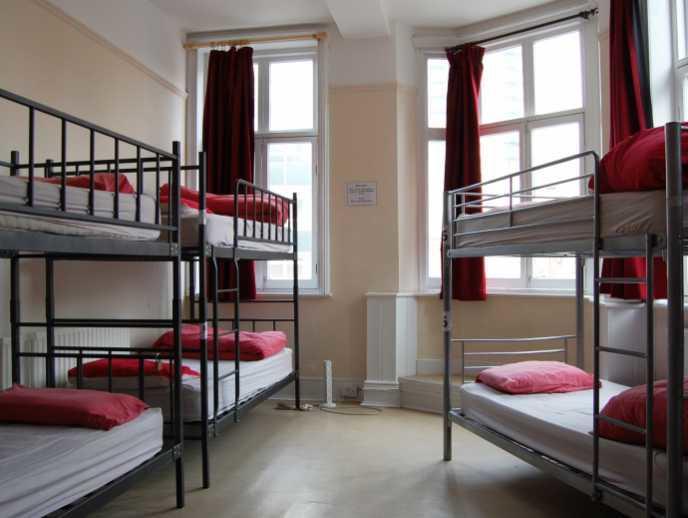 Bed in een Gemengde Slaapzaal met 6 Bedden