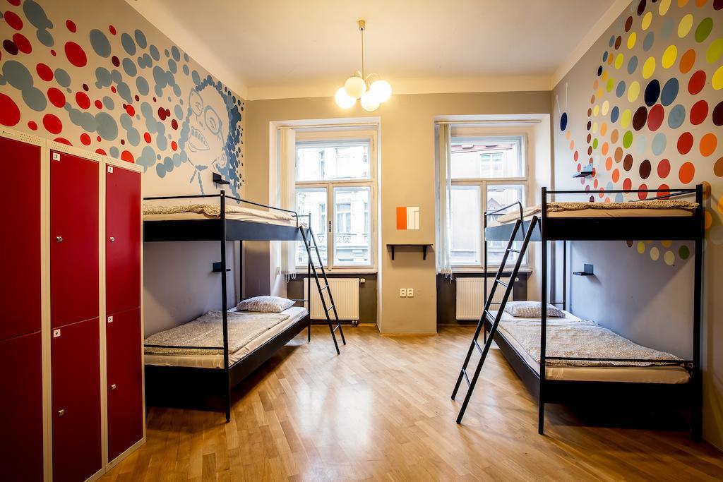 Bed in een Gemengde Slaapzaal met 6 Bedden