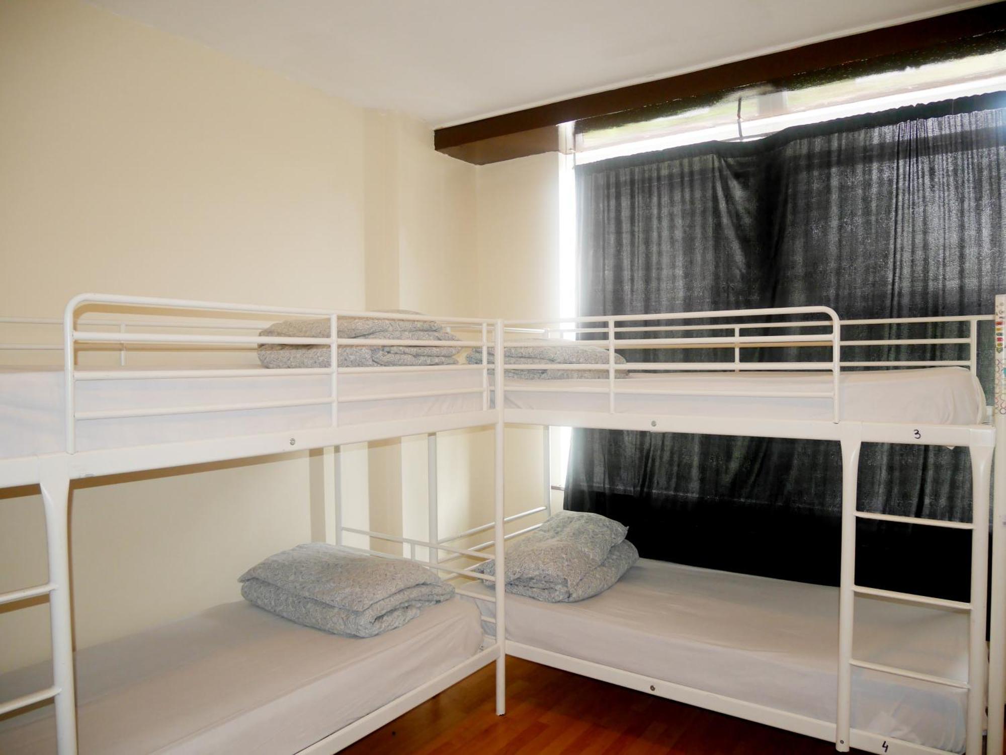 1 Bed in een gemengde slaapzaal met 4 bedden