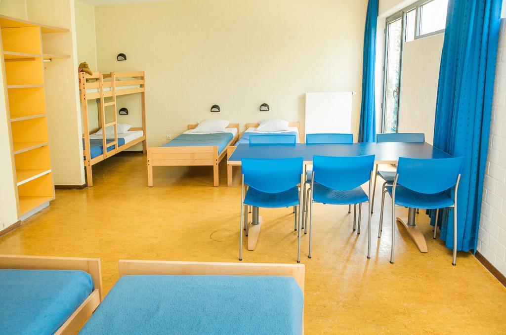 Bed op een Vrouwenslaapzaal