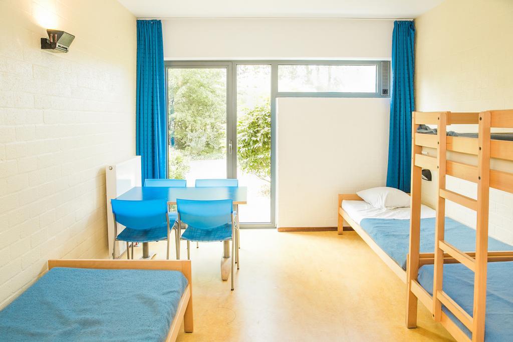 Vierpersoonskamer met Badkamer