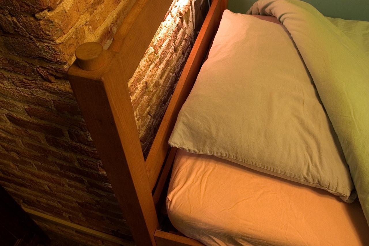 Basic Driepersoonskamer met Gedeelde Badkamer