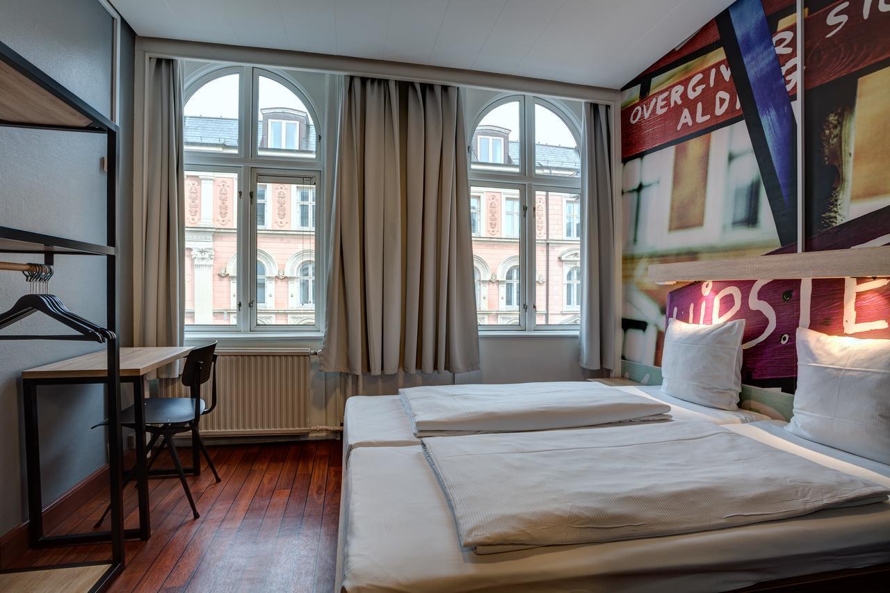Tweepersoonskamer met 2 Aparte Bedden