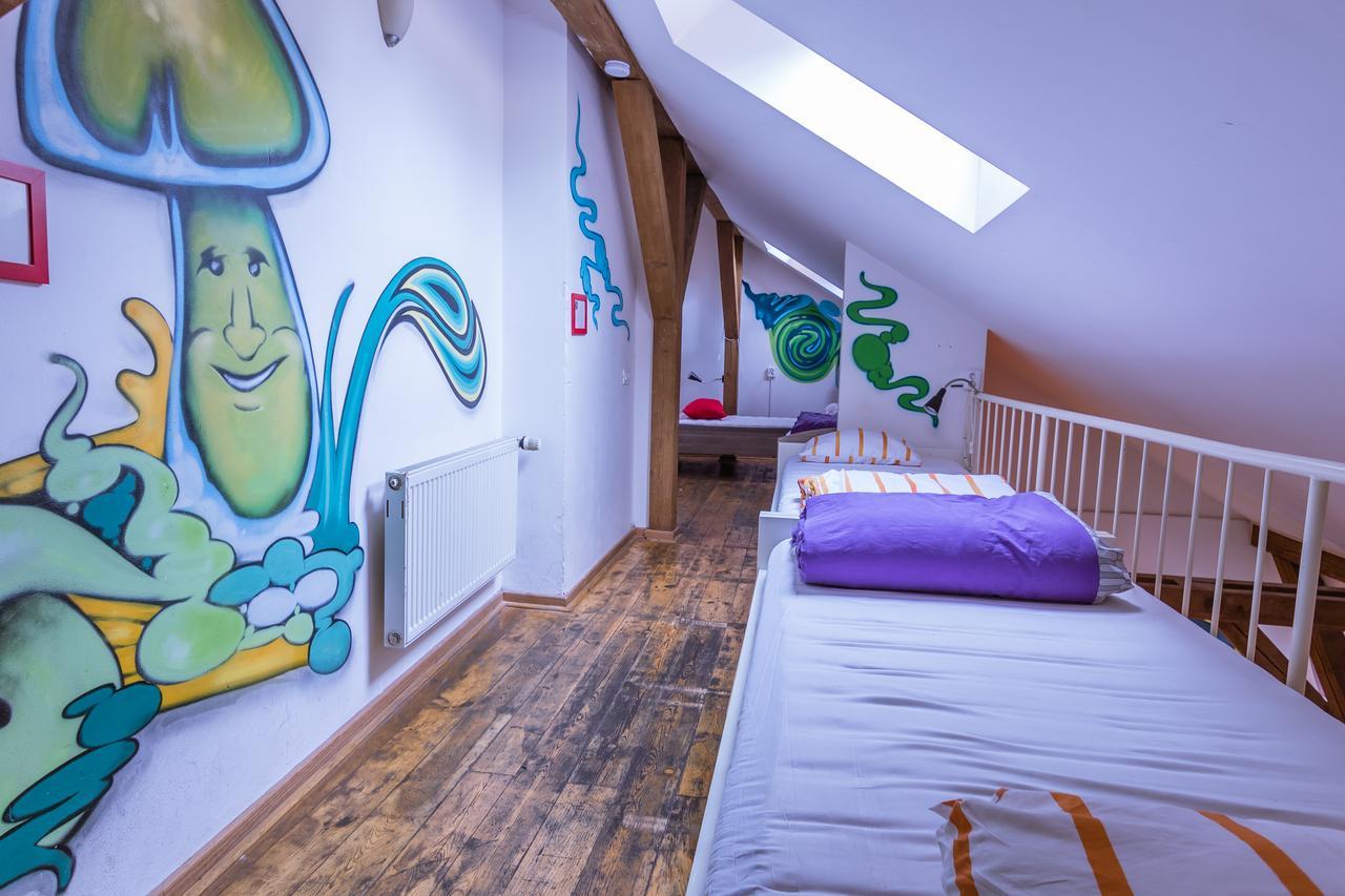 Bed in Gemengde Slaapzaal met 8 Bedden