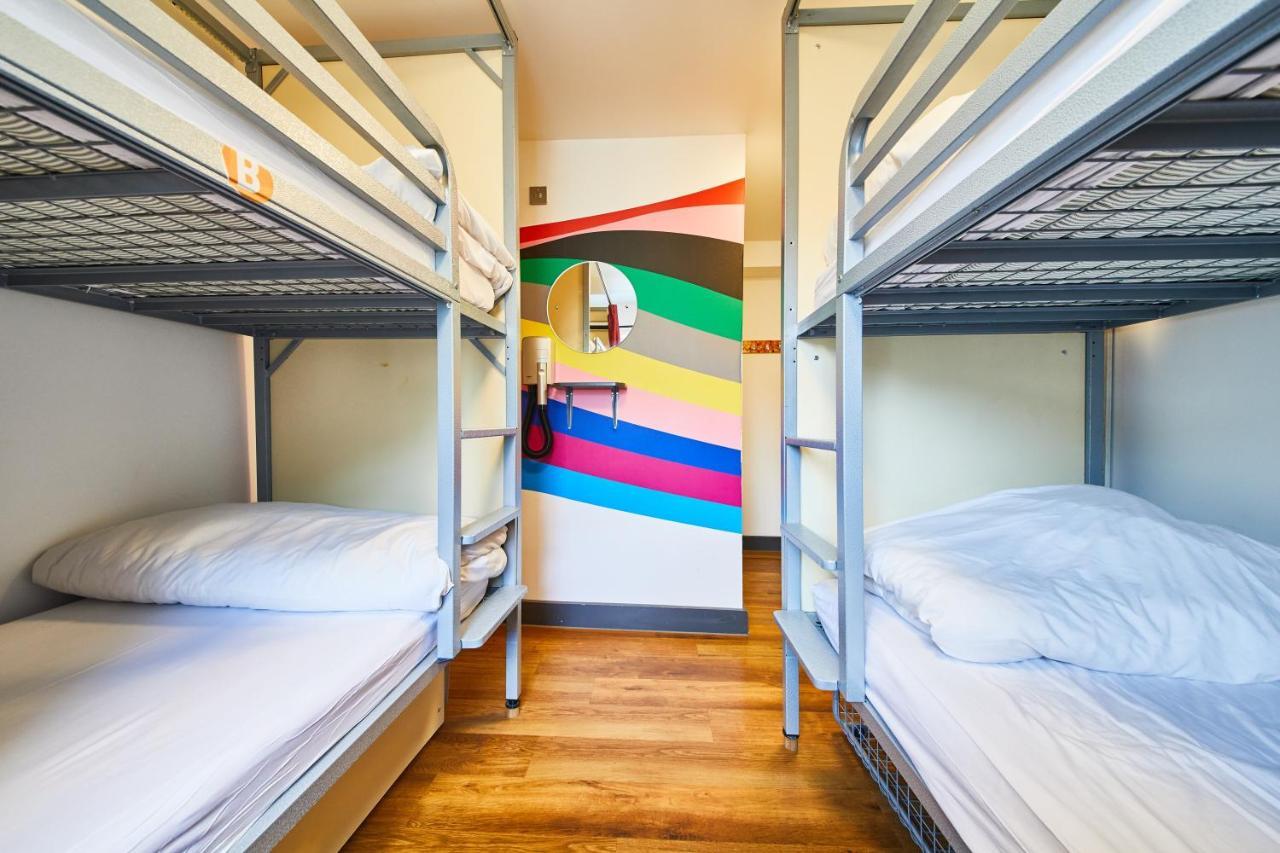 Bed in een Gemengde Slaapzaal met 4 Bedden en Eigen Badkamer