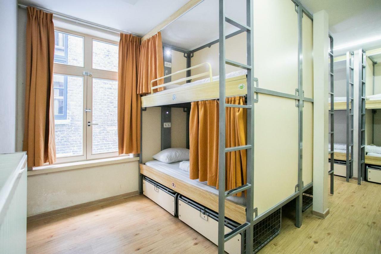 Bed in Vrouwenzaal met 10 Bedden
