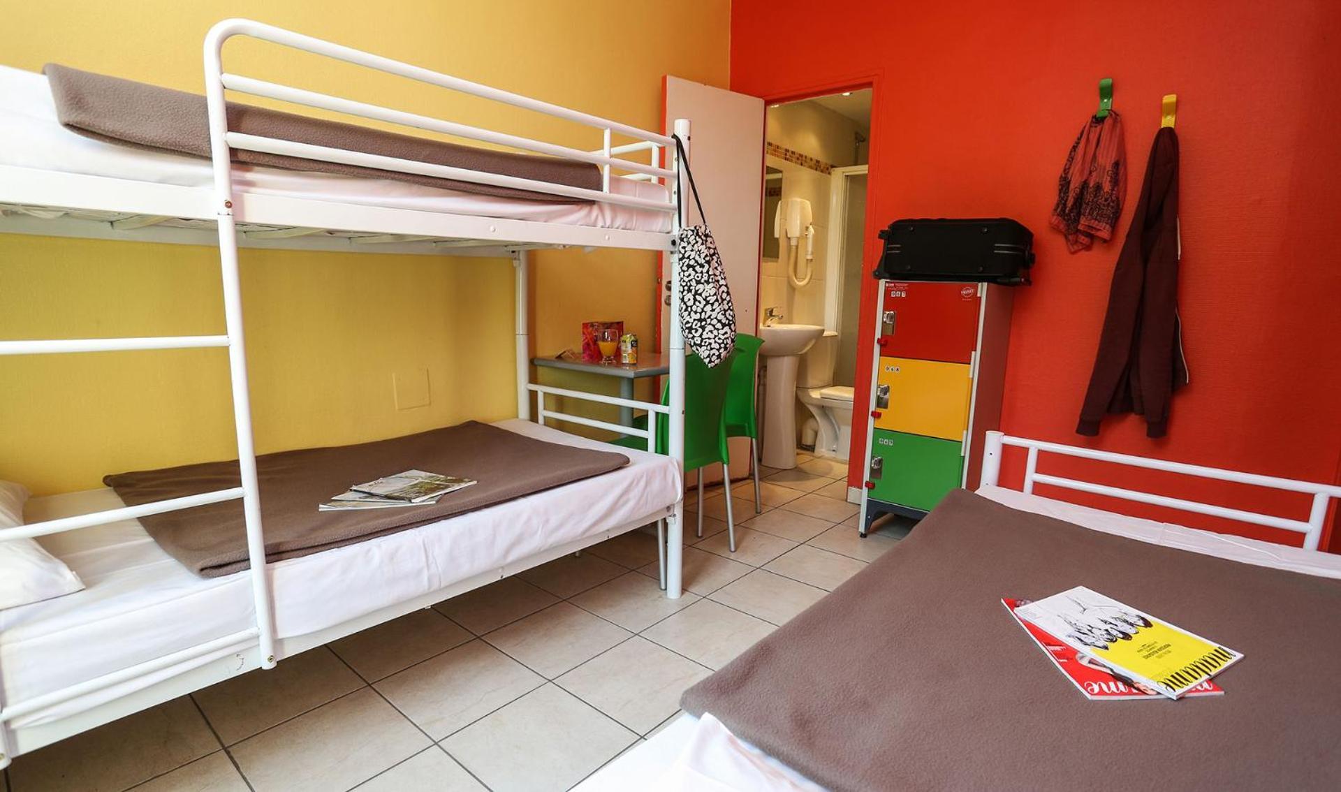 Bed in een Vrouwenslaapzaal met 4 Bedden