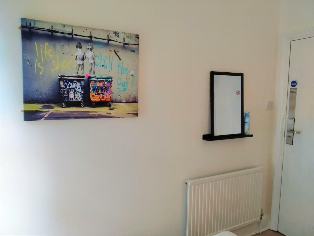 Tweepersoonskamer met Gedeelde Badkamer