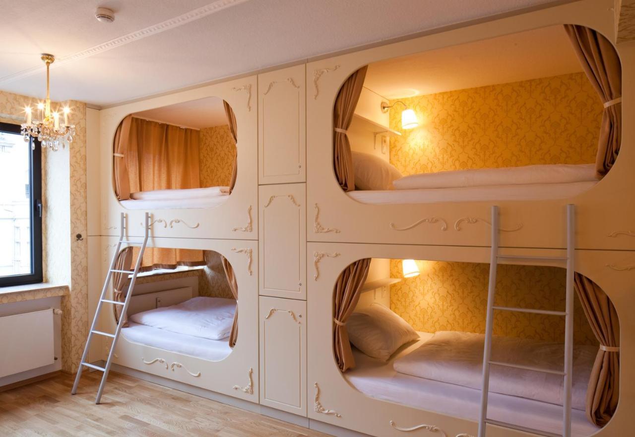 Eenpersoonsbed in een Vrouwenslaapzaal met 6 Bedden
