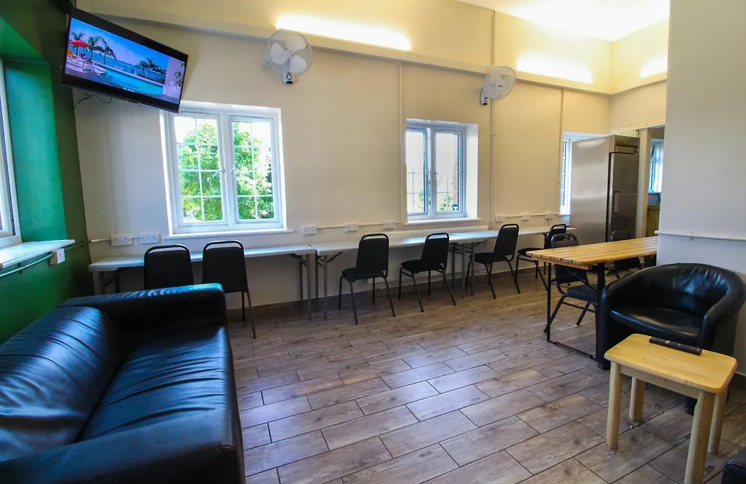 London Backpackers Youth Hostel 18 - 35 Years Old Only-1