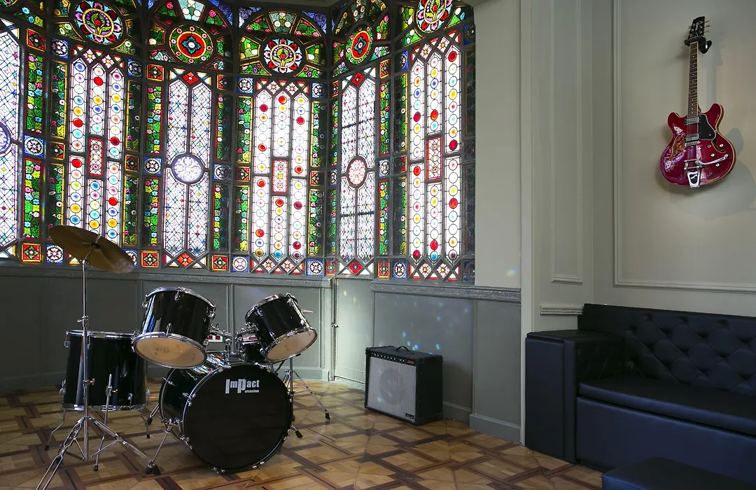 Sant Jordi Hostels Rock Palace-1