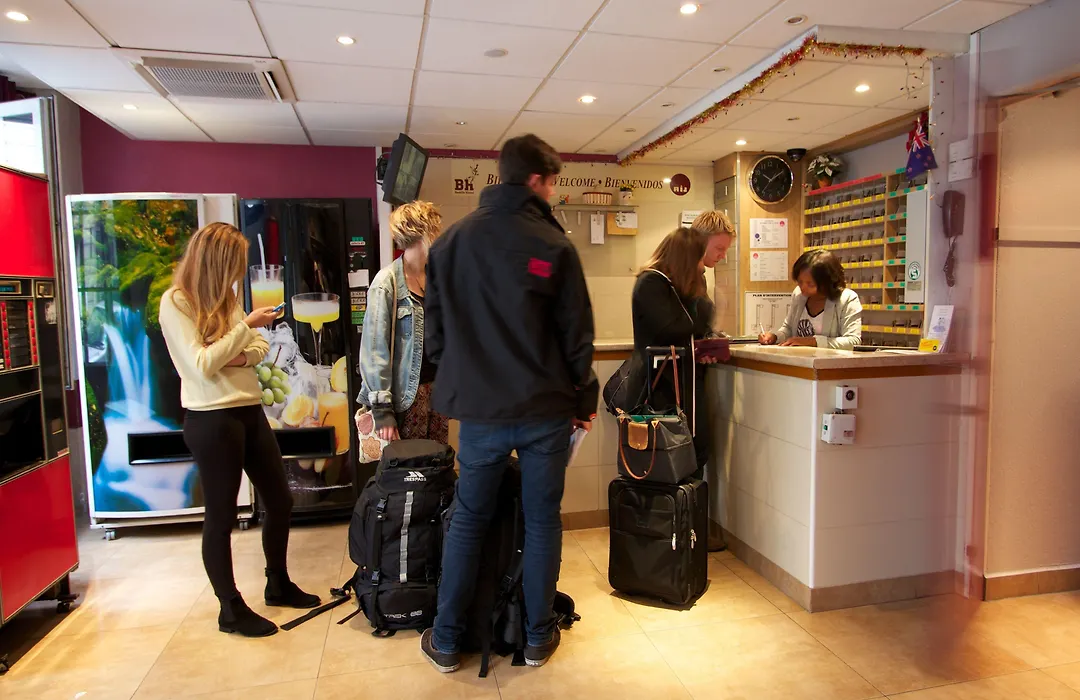 Auberge Internationale Des Jeunes-1