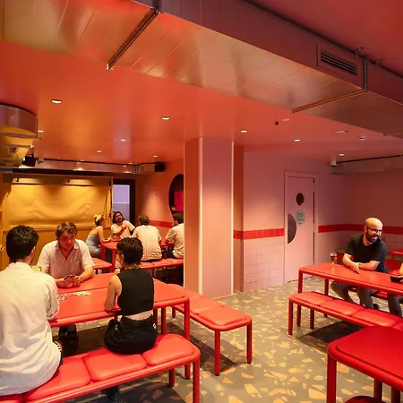 Amistat City Hostel Barcelona-2