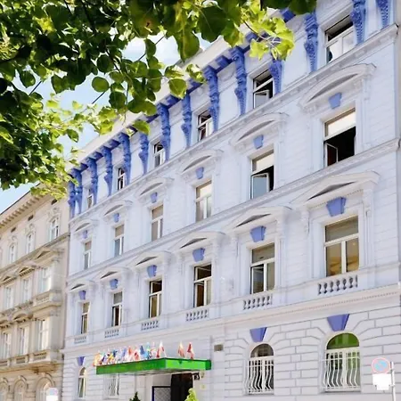Westend City Hostel-3