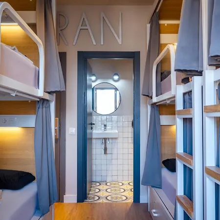 Factory Hostels Barcelona-3