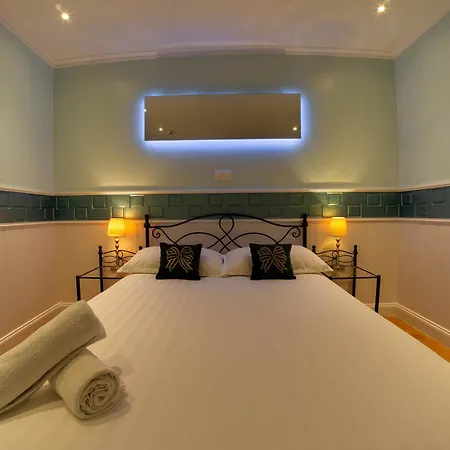 Hostel Lybeer Private Rooms just for two!-2
