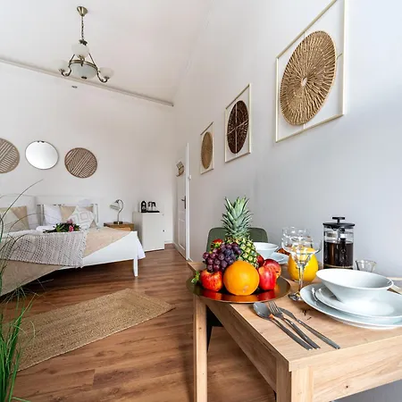 Celine Prague Luxury Hostel-2