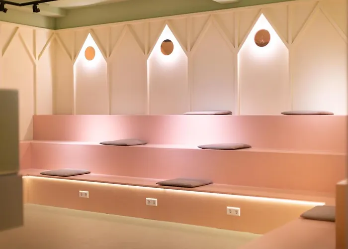 Pink Flamingo Boutique Hostel Den Haag