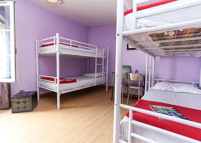 JeugdherbergLe Village Montmartre By Hiphophostels