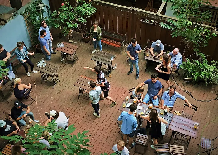 Sir Toby'S Hostel Praag