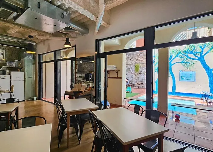 Ten To Go Hostel Barcelona